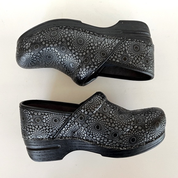 Dansko XP Professional Clogs in Black with Silver Metallic Medallion Pattern, 36 - Picture 11 of 12